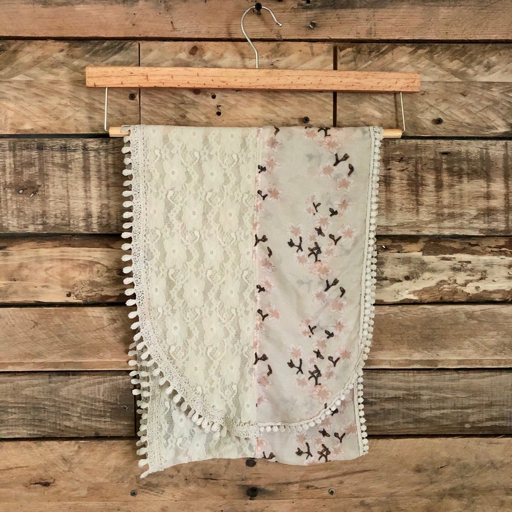 H&M Lace Floral Cream Scarf